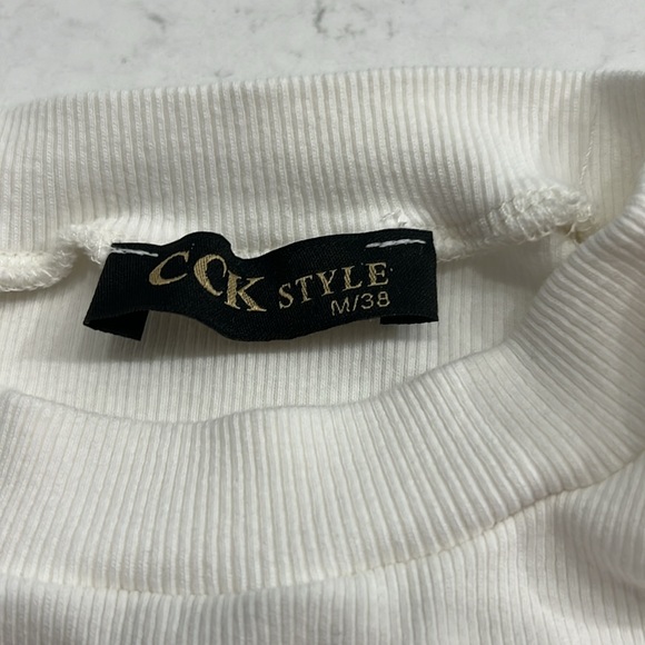 Cropped Basic High Neck Top - Picture 2 of 3